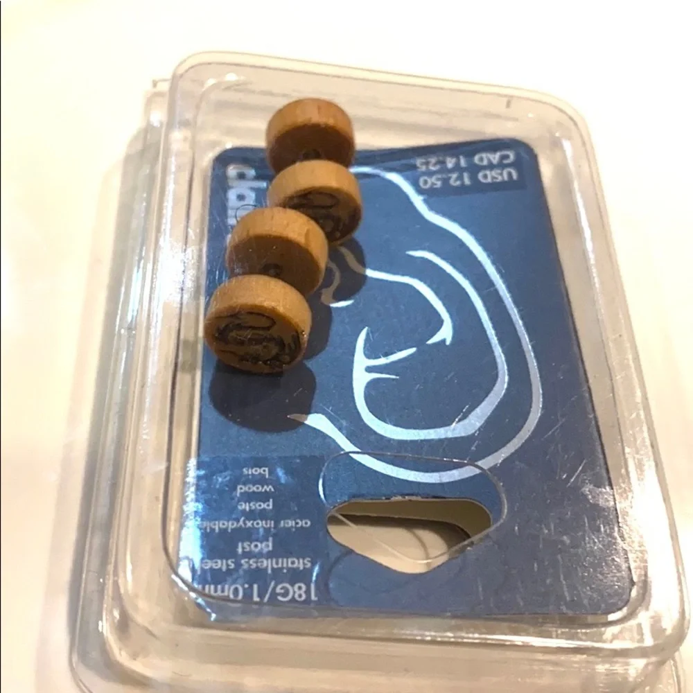 Claire’s Tan snake topped tips Faux Ear‎ Plug, NIP